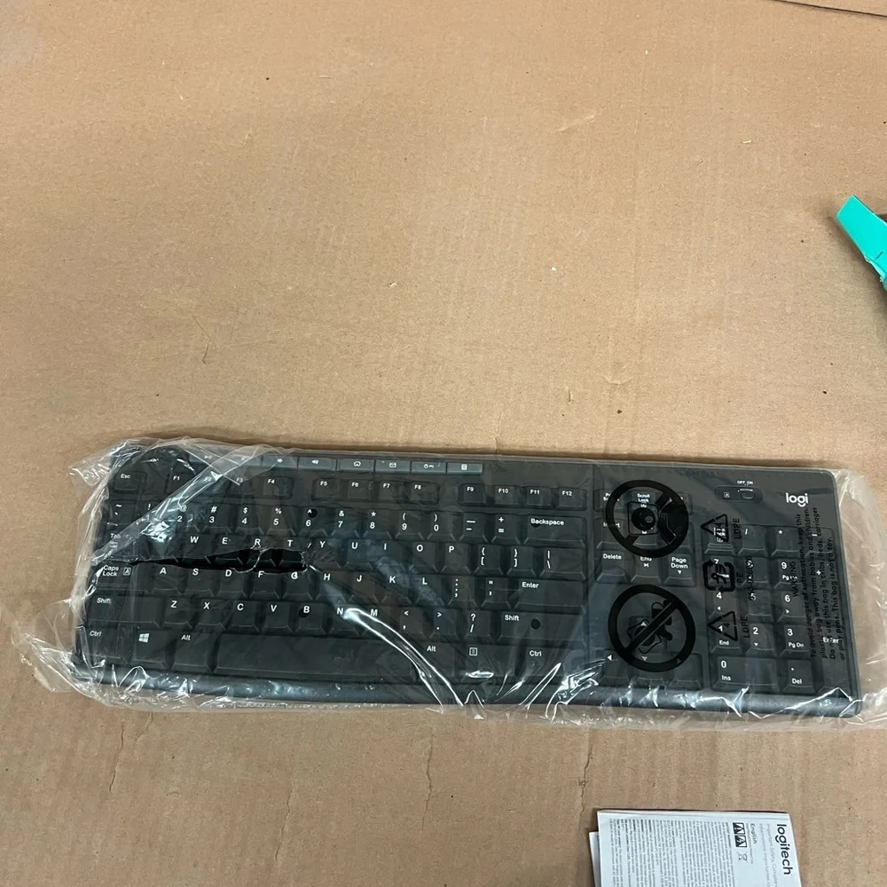 NEW FLAWED Logitech MK270 Wireless Keyboard And Mouse Combo For Windows
